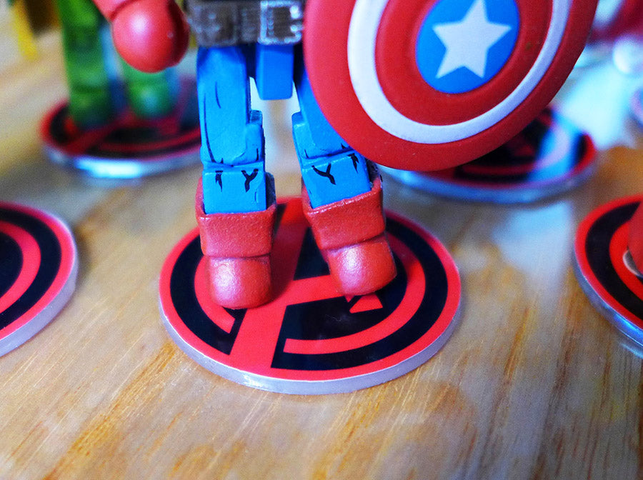 Minimate Showcase Stand – Avengers Logo Base